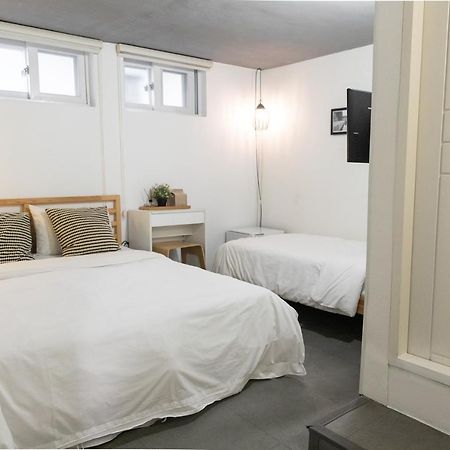 Queen House Hongdae Сеул Екстер'єр фото