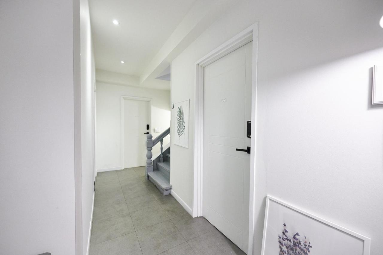 Queen House Hongdae Сеул Екстер'єр фото