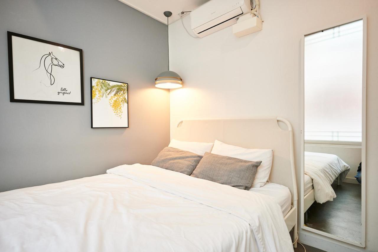 Queen House Hongdae Сеул Екстер'єр фото
